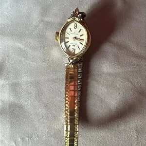 Women’s watch gold 14k.WALTHAM. incabloc 17 used only a few excellent condition Waltham | Accessories | Womens Watch Gold 4kwaltham Incabloc  main image 2